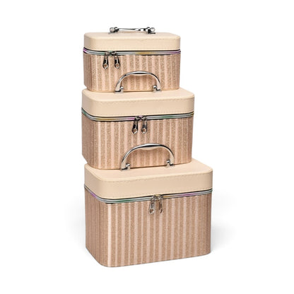 COSMETIQUERA NECESER X3 UND CUERO SINTETICO DIM:23x15x16.5CM