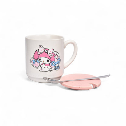 MUG POCILLO CERAMICA PERSONAJE CON TAPA Y CUCHARA 340ML DIM:8X9